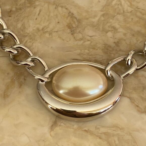 Monet Chunky Silver Tone Link & Pearl Necklace - Picture 5 of 9